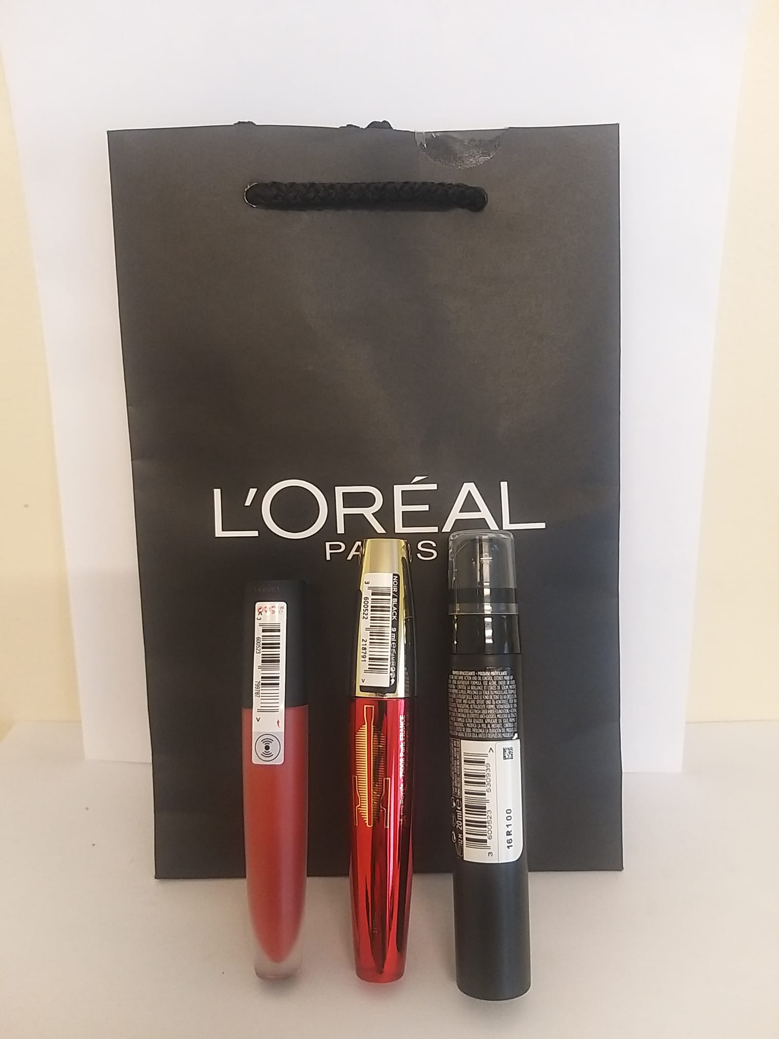 L'Oreal Black Makeup Gift Bag All Year Round